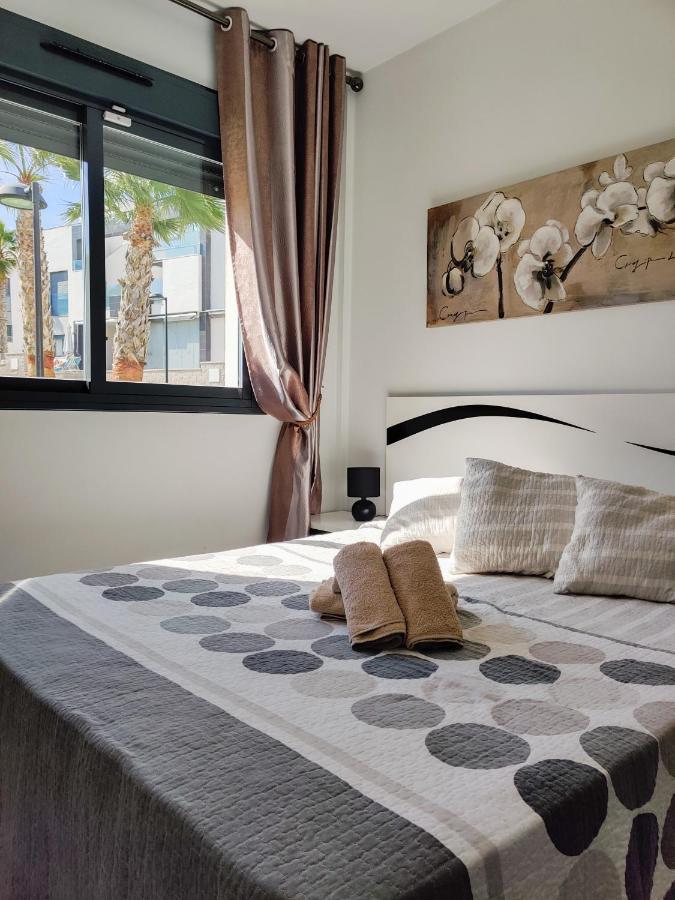 Oasis Beach Apartments Alicante Exterior photo