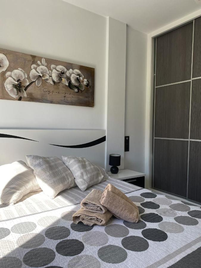 Oasis Beach Apartments Alicante Exterior photo